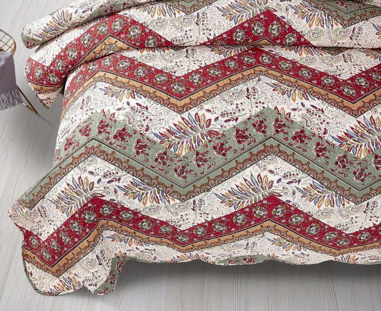 Cranberry sage Quilted Bedspread Set
