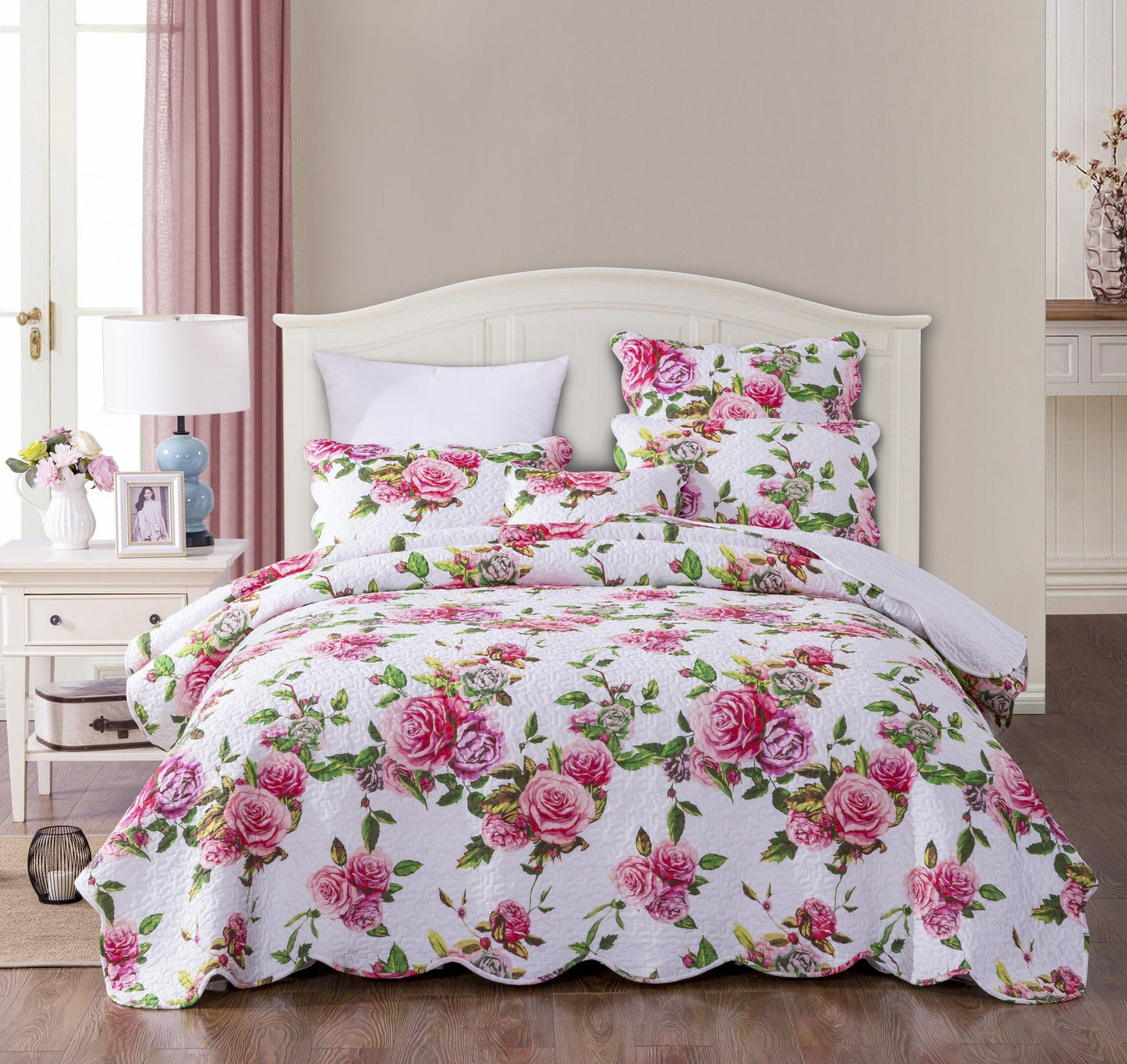 Pink Roses Floral Quilt Set