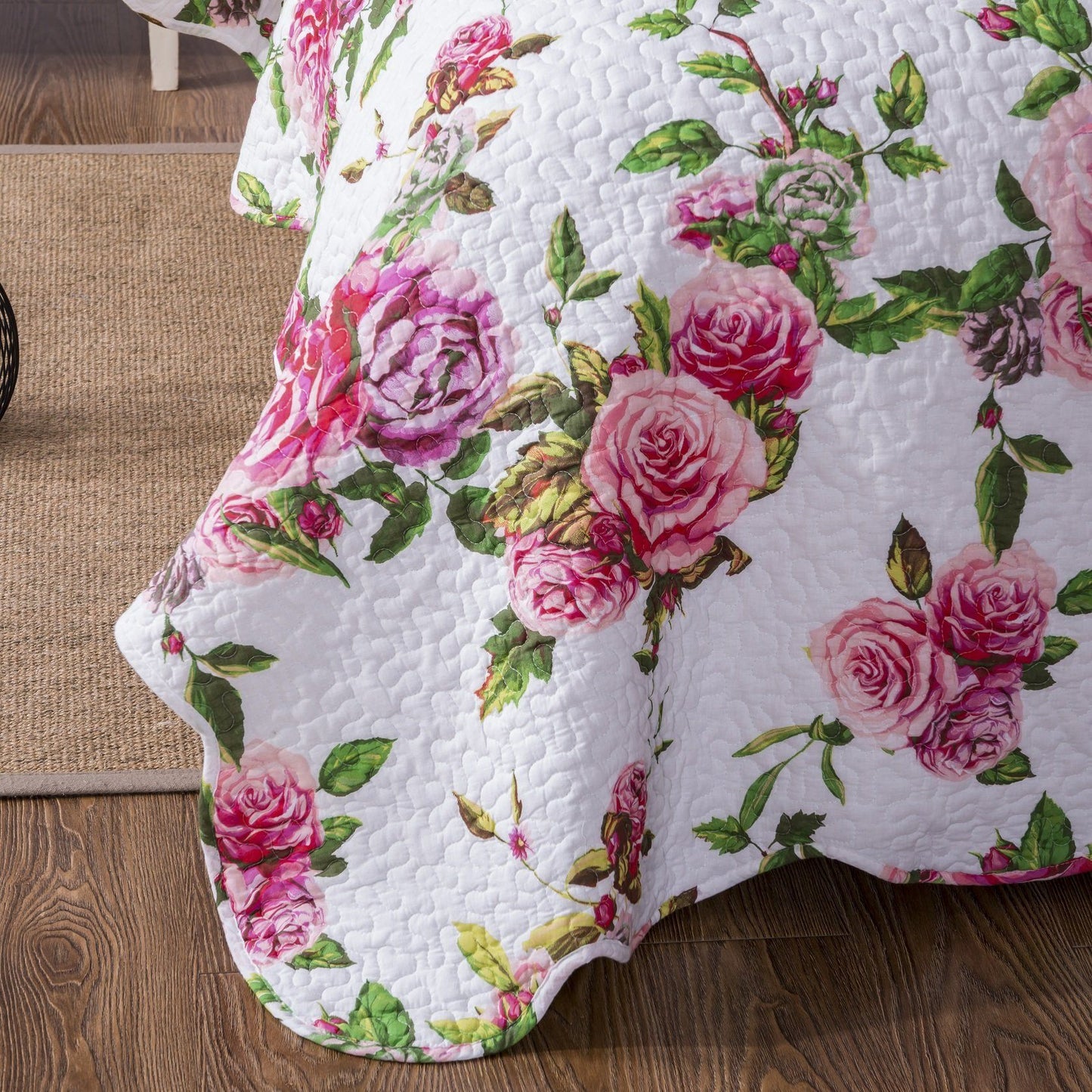 Pink Roses Floral Quilt Set